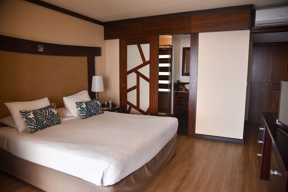 Le Tahiti by Pearl Resorts Premium Duplex, 1 Bedroom, Ocean View 2