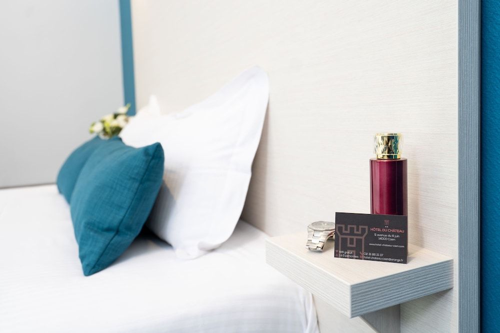 Hotel du Chateau Basic Double Room 7