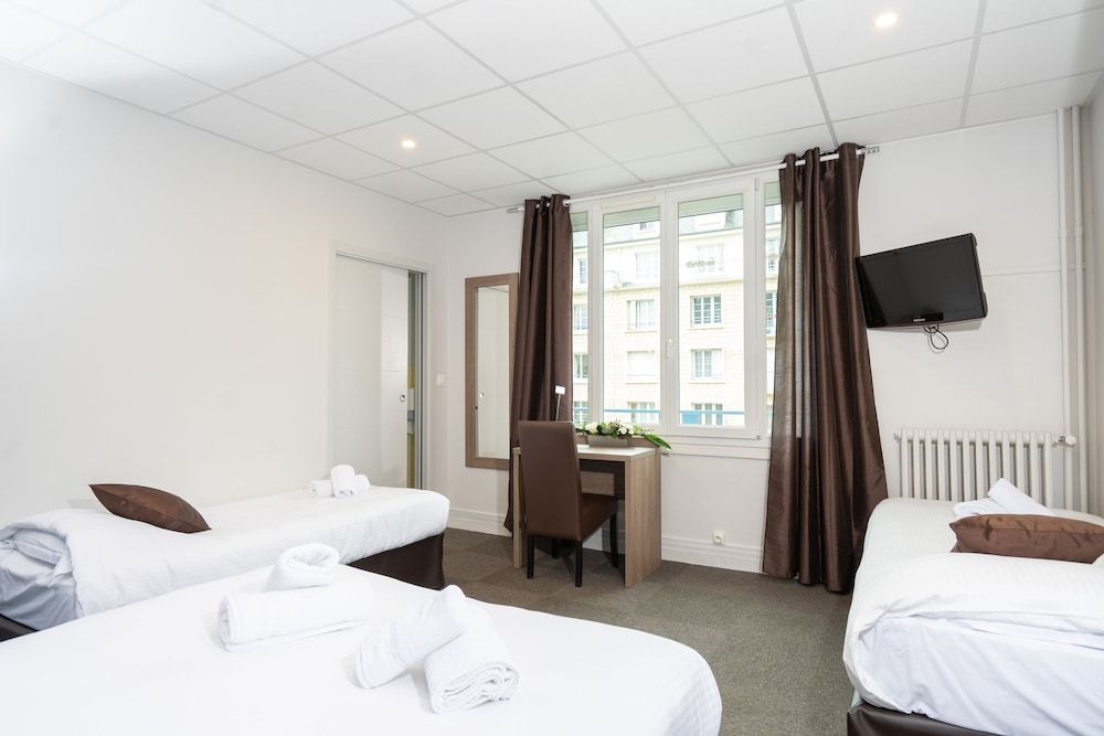 Hotel du Chateau Family Room 2