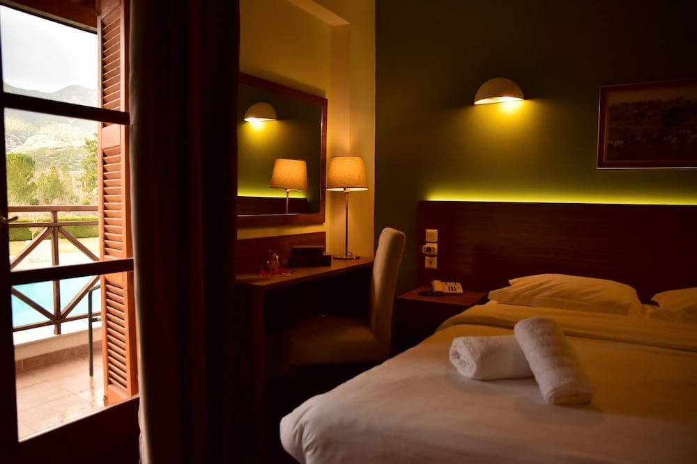 Mont Helmos Hotel Double Room 2