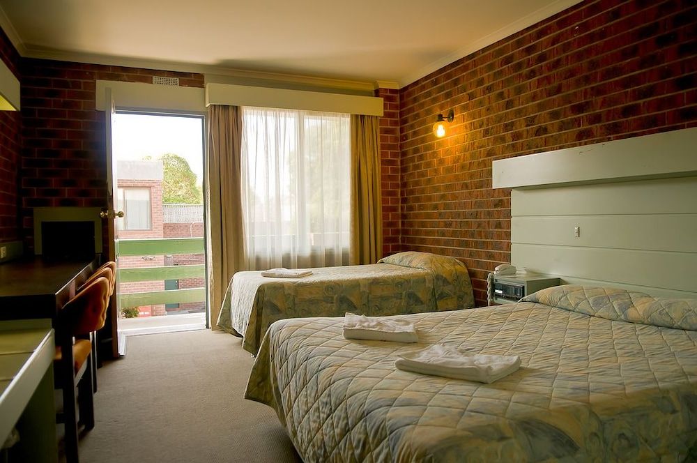 Classic Twin Room