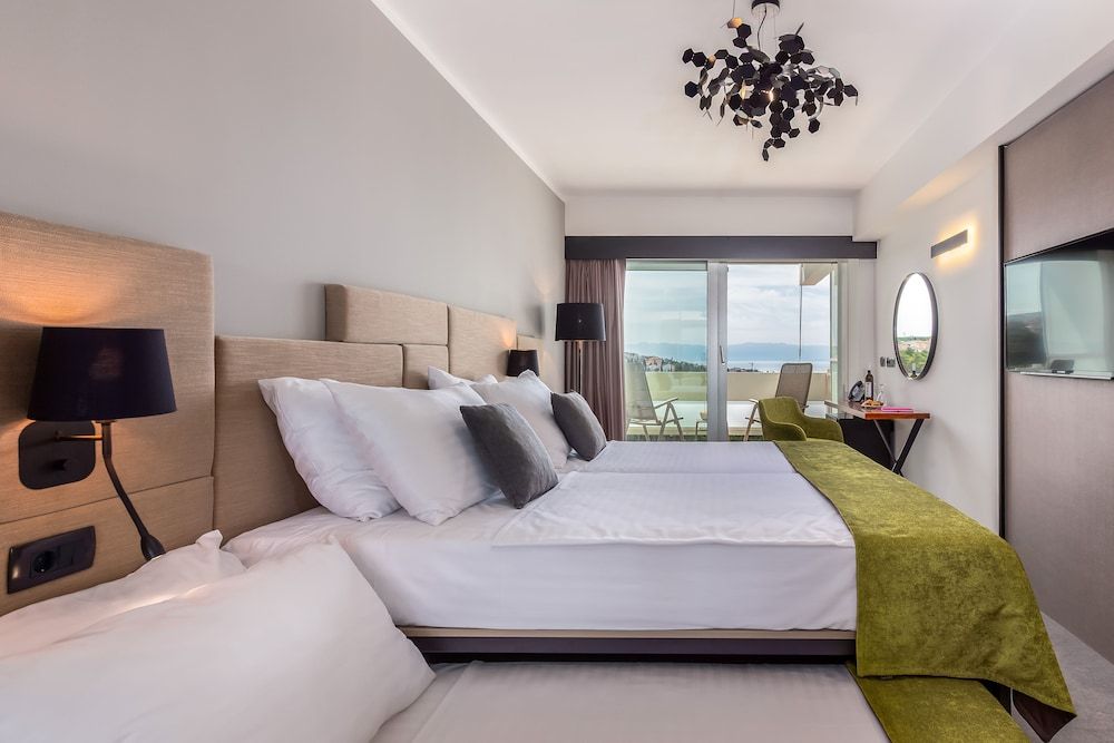 Superior Twin Room, Partial Sea View