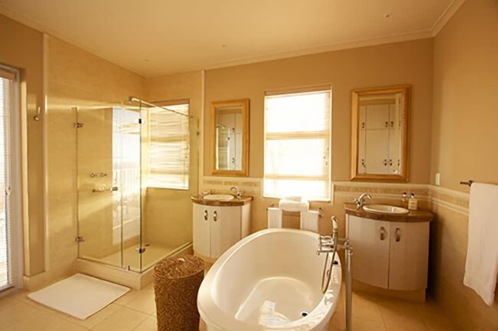 Pinnacle Point Beach and Golf Resort Villa, 2 Bedrooms, Non Smoking 4