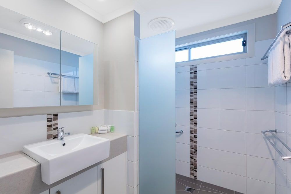 RACV Cobram Resort Deluxe Park Cabin 4