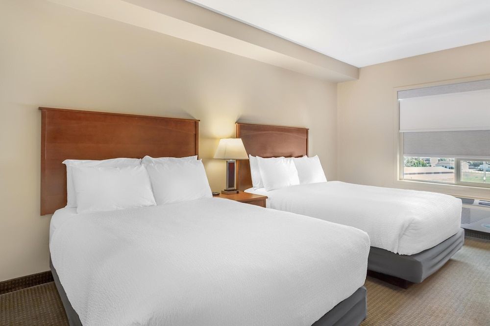 Best Western Plus Service Inn & Suites Standard Room, 2 Queen Beds, Non Smoking, Refrigerator & Microwave 3