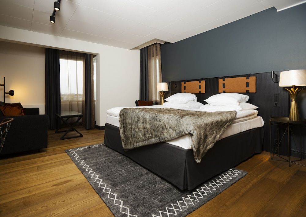 Superior Room, 1 King Bed (Two extra beds possible)