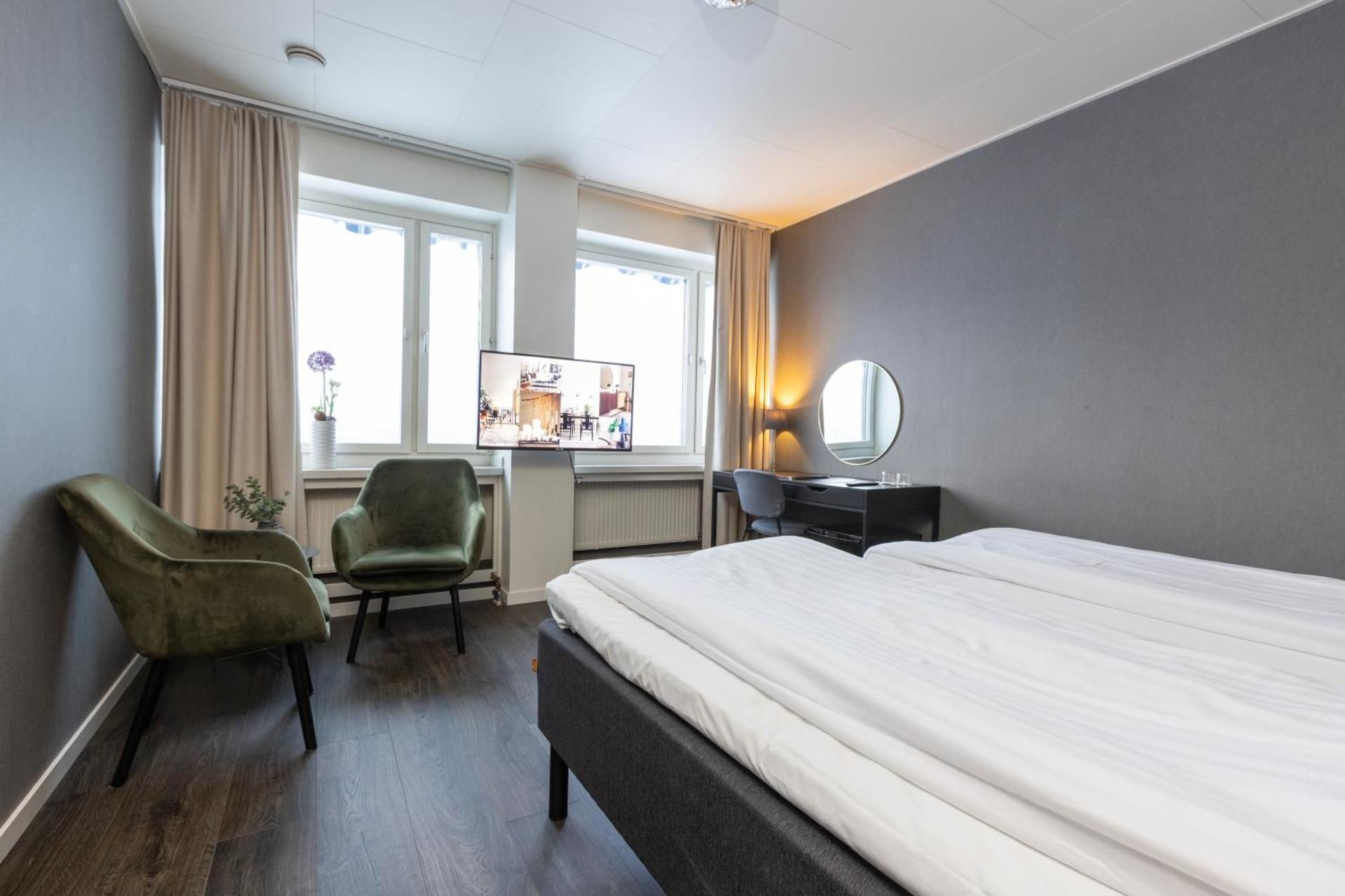 Large Double or Twin Room