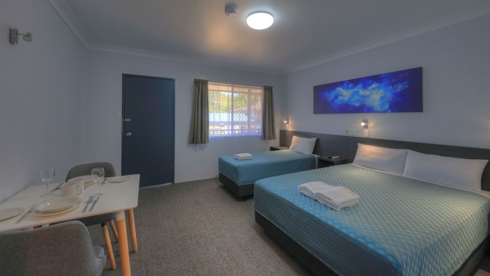 Grafton Central Motel Standard Queen & Single 8