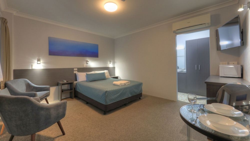 Grafton Central Motel Standard Queen & Single 6