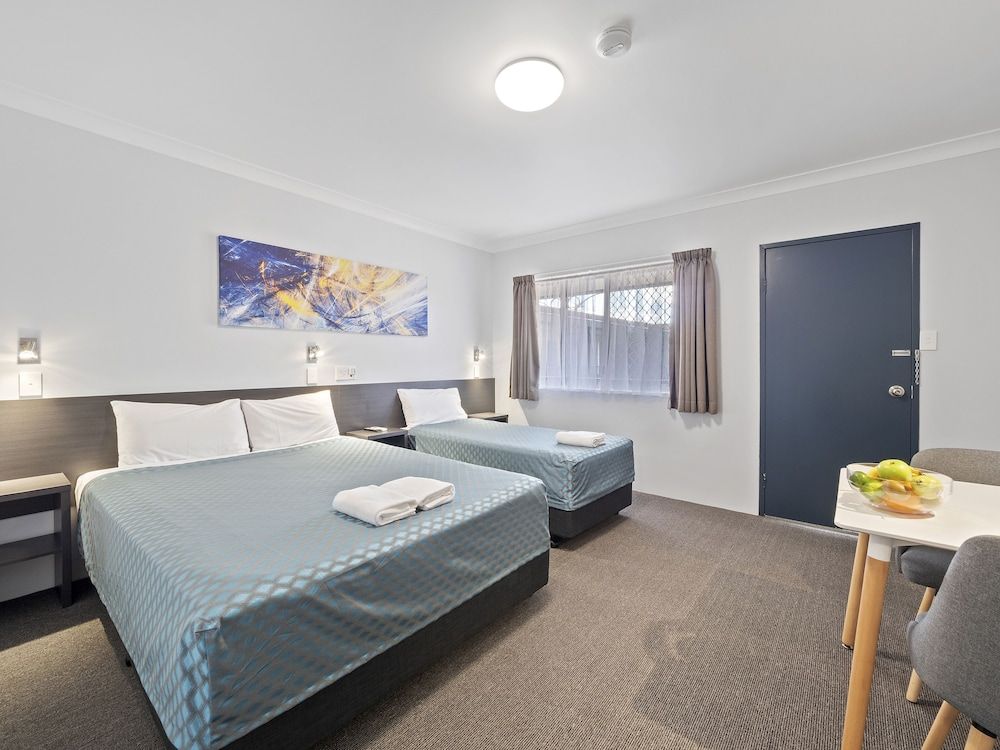 Grafton Central Motel Standard Queen & Single 3