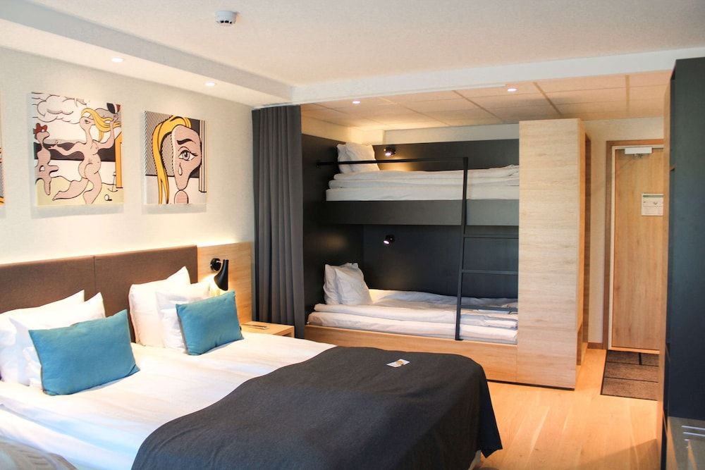 Family Room, 1 King Bed, Non Smoking (with Sofabed)