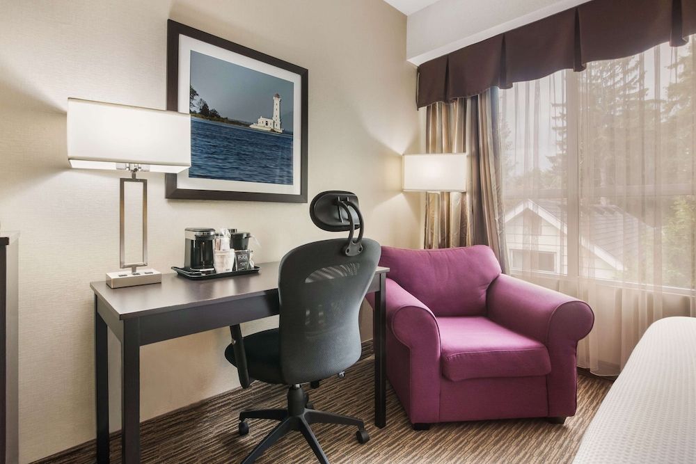 Best Western Little River Inn Standard Room, 1 Queen Bed, Non Smoking, Refrigerator 6