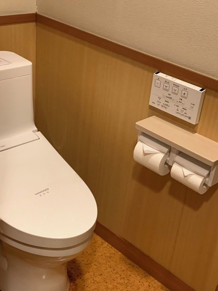 Breakfast Included - Room Type Not Selectable (Lower Floors / No View)