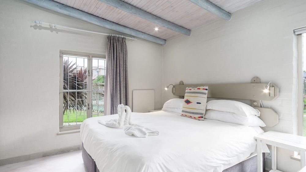 Blue Bay Lodge Family Cottage 2