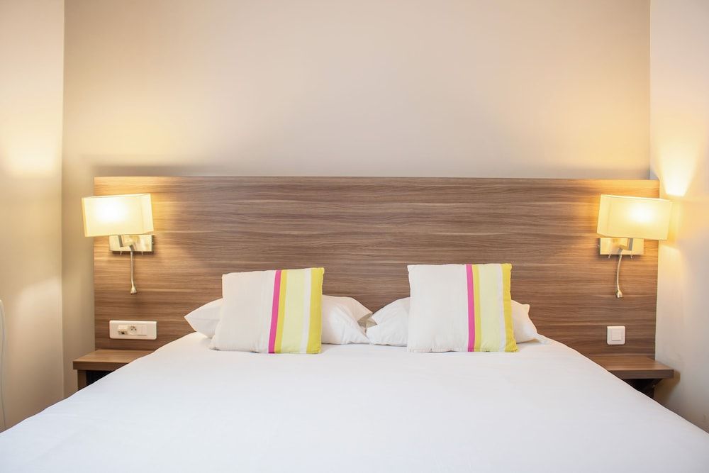 Brit Hotel Dieppe Double room Balnéo 5