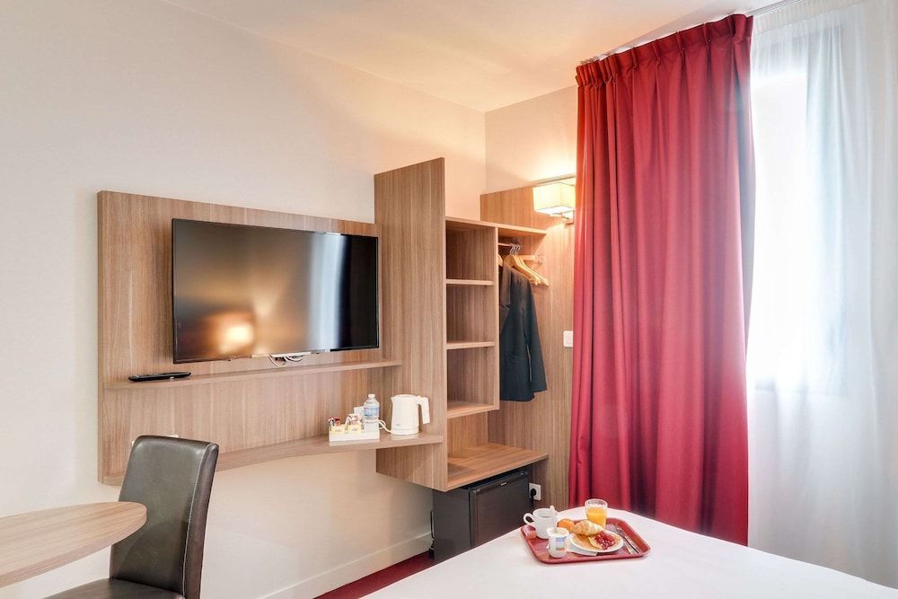 Brit Hotel Dieppe Twin Room 15