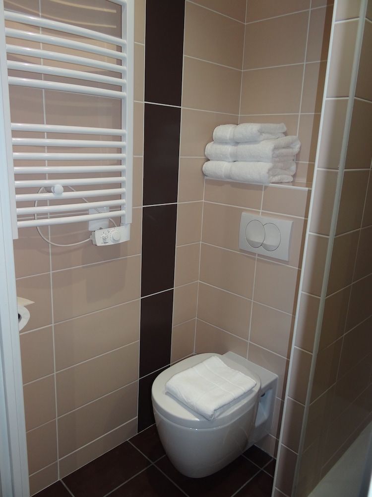 Brit Hotel Dieppe Double room Balnéo 13