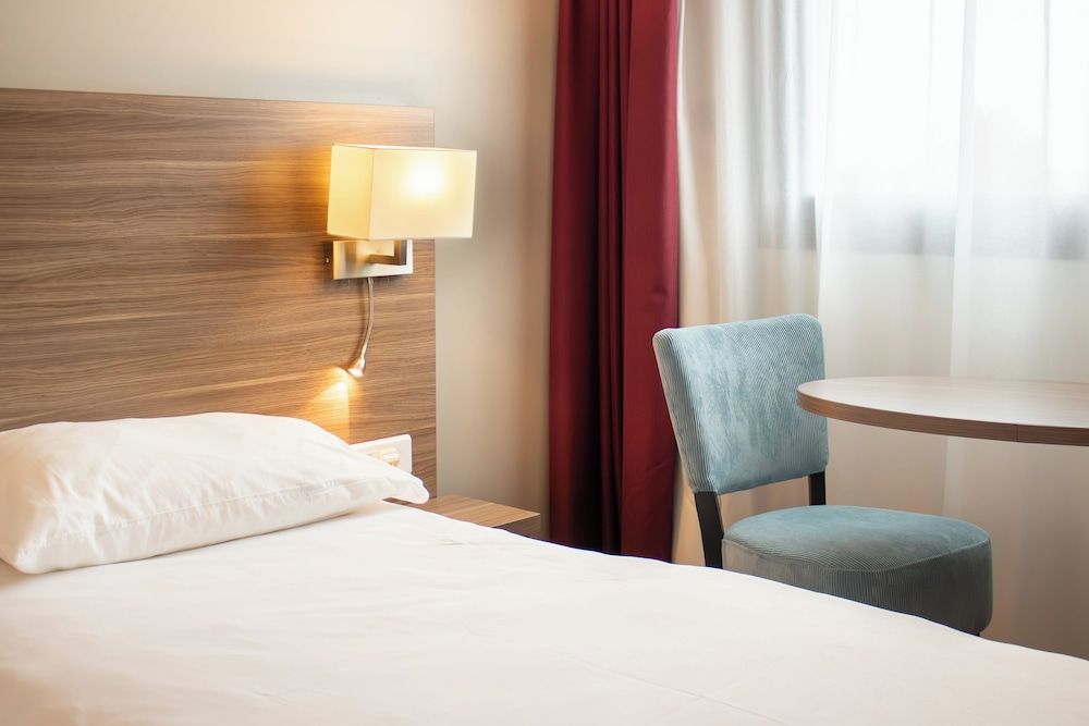 Brit Hotel Dieppe Twin Room 4