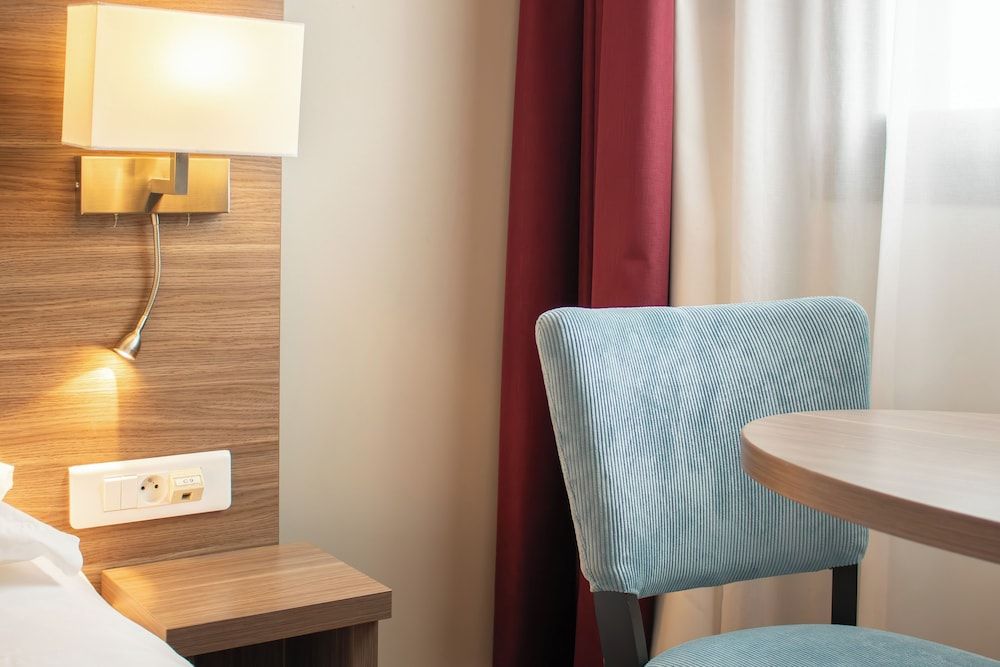 Brit Hotel Dieppe Twin Room 18