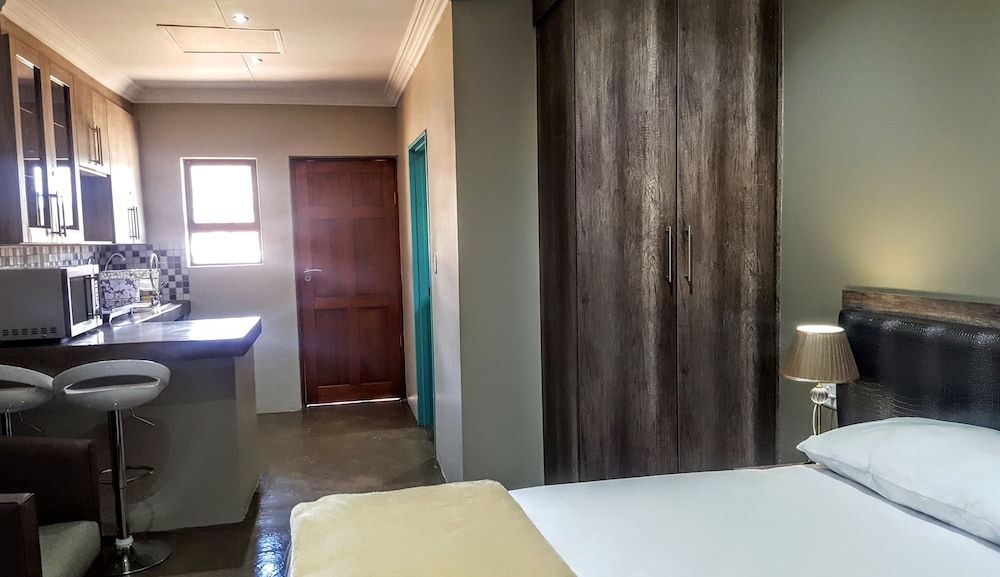 Sangiro Game Lodge Double Room 11