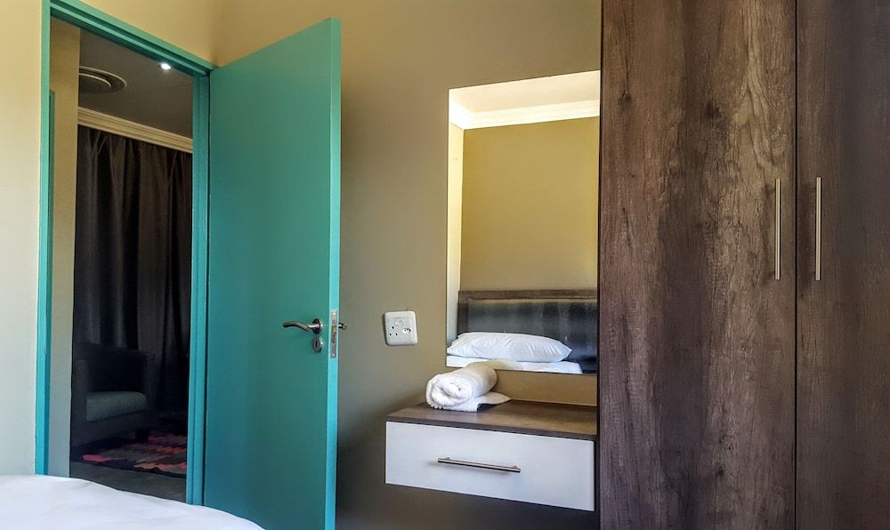 Sangiro Game Lodge Self-Catering Family Chalet 12