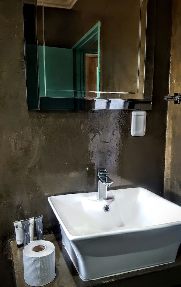 Sangiro Game Lodge Self-Catering Family Chalet 5