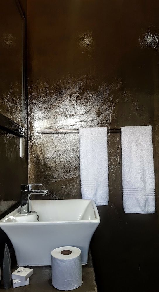 Sangiro Game Lodge Self-Catering Family Chalet 8