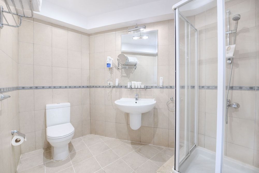 Tolip Aswan Hotel Deluxe Room 3