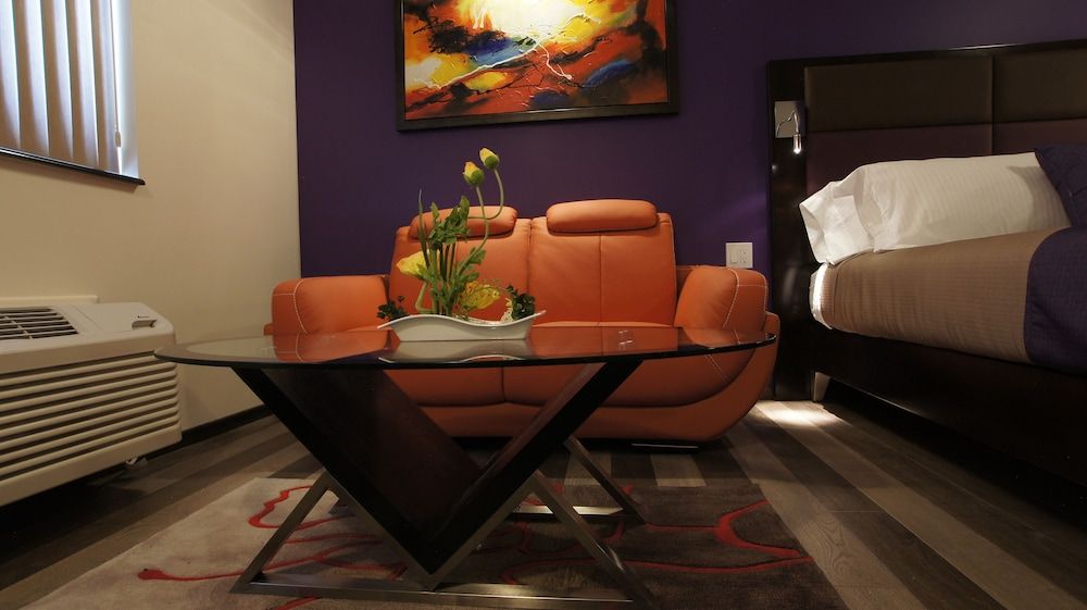 Dreamz Inn 2 Queen Beds Suite 4