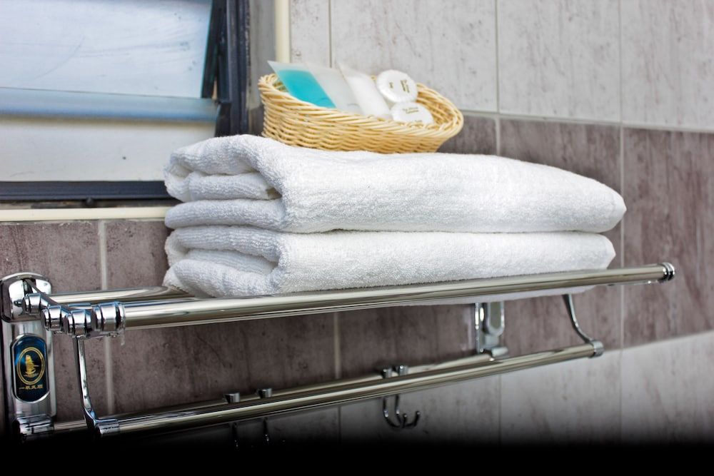 Hadassah Hotel Deluxe Double Room, 1 Queen Bed 9