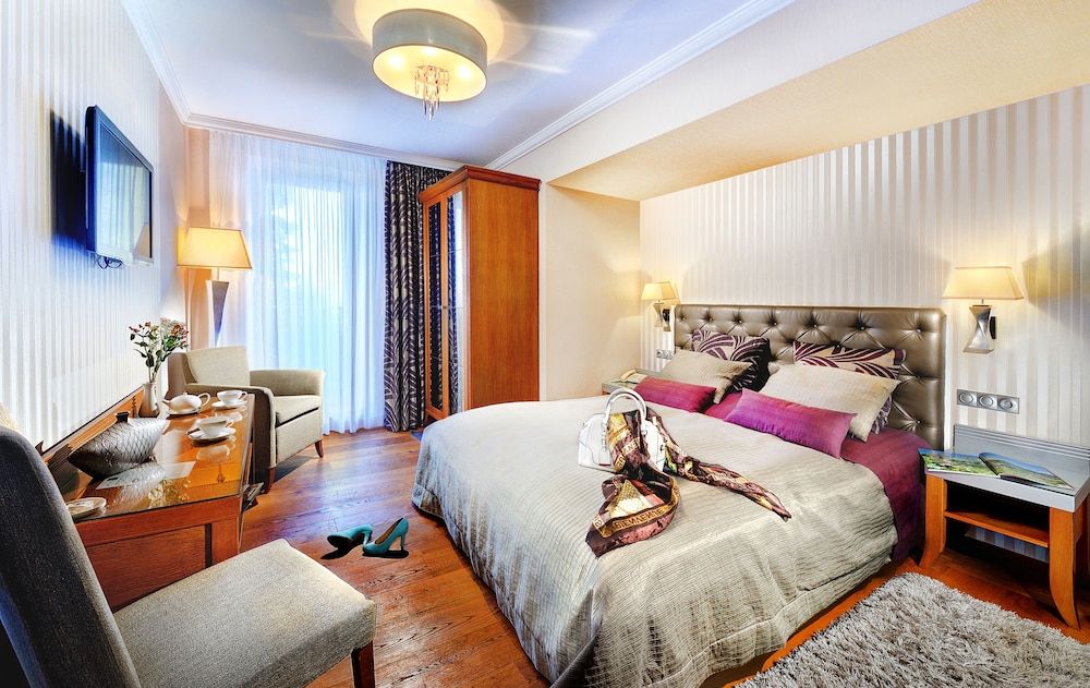 Modern Double Room with extra bed