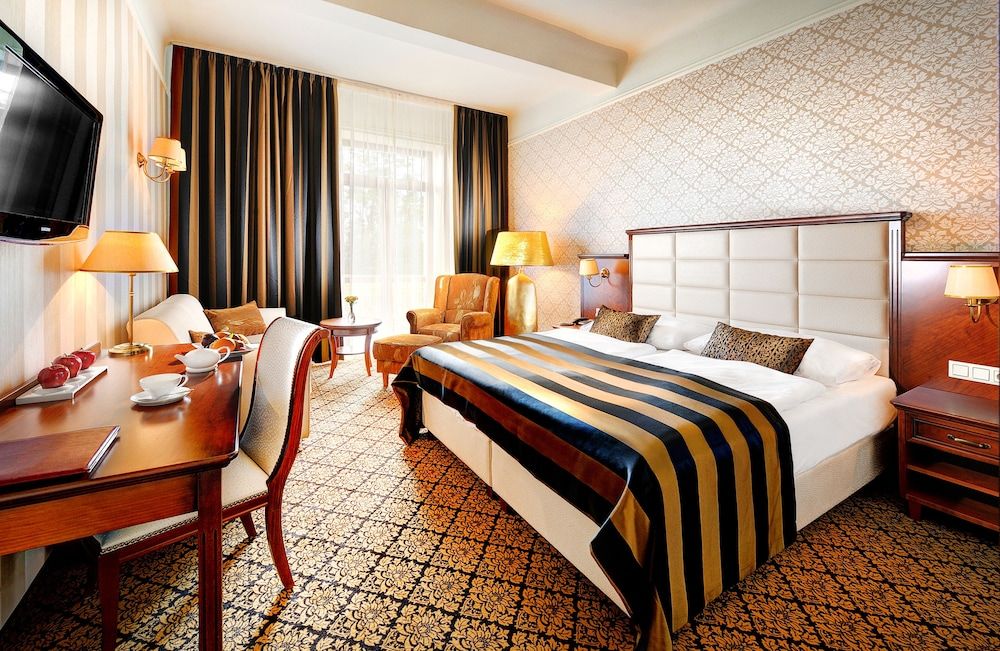 Classic Double Room with extra bed, Valley View
