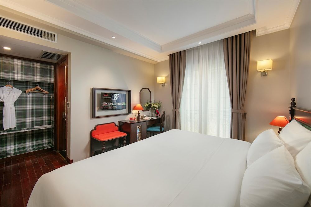 undefined Sunline Hotel 8