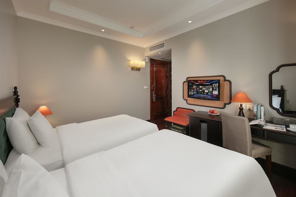 undefined Sunline Hotel 7