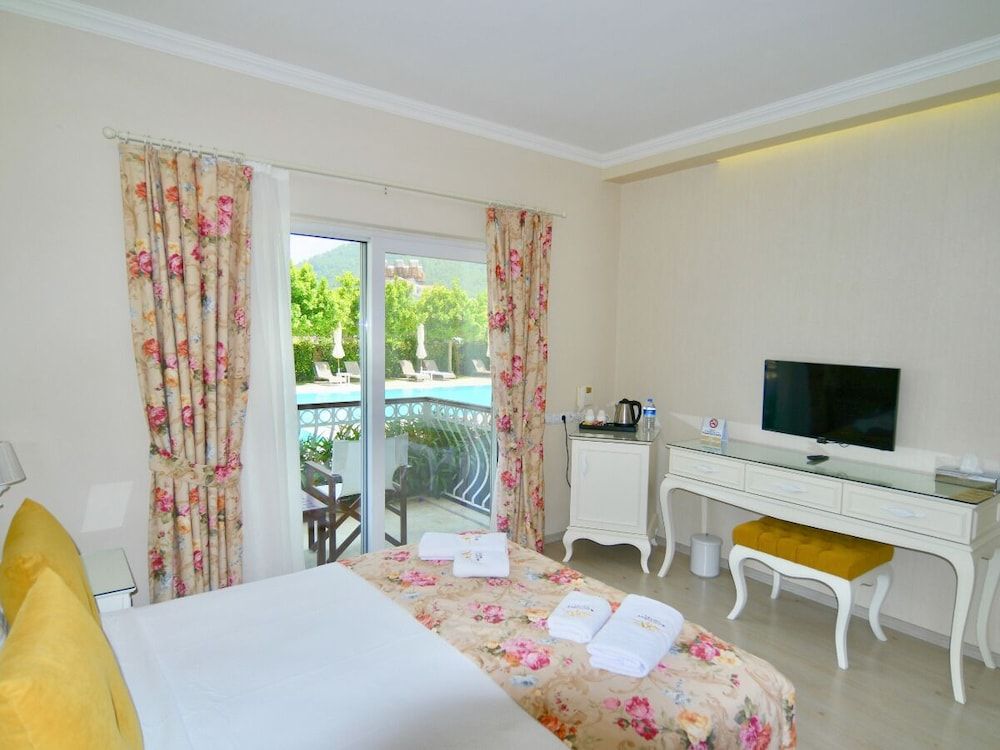 Göcek Naz Hotel Standard Room, 1 Queen Bed, Non Smoking, Balcony 8