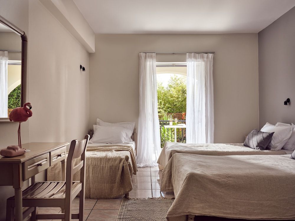 Standard Triple Room (2-3 adults)