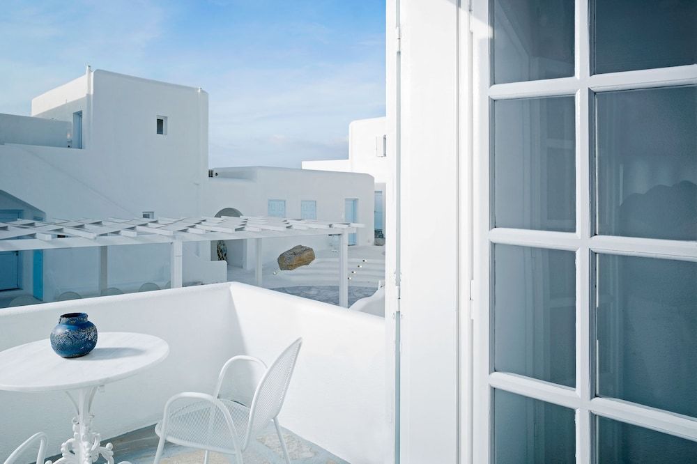 Mykonos Bay Resort & Villas Deluxe Double Room, Courtyard View 2