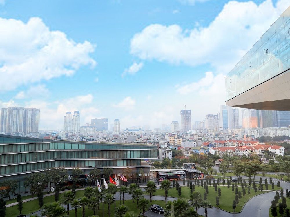 JW Marriott Hotel Hanoi Deluxe Room, 1 King Bed, Non Smoking, City View 3