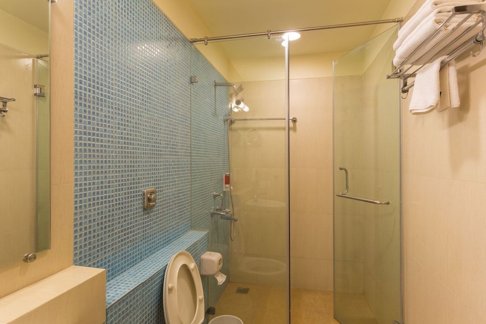 Ginger Chennai Twin Room 8