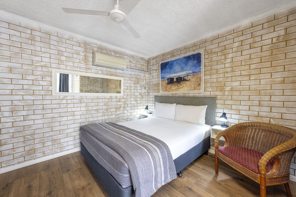 Coast Inn Motel Economy Queen Room 3