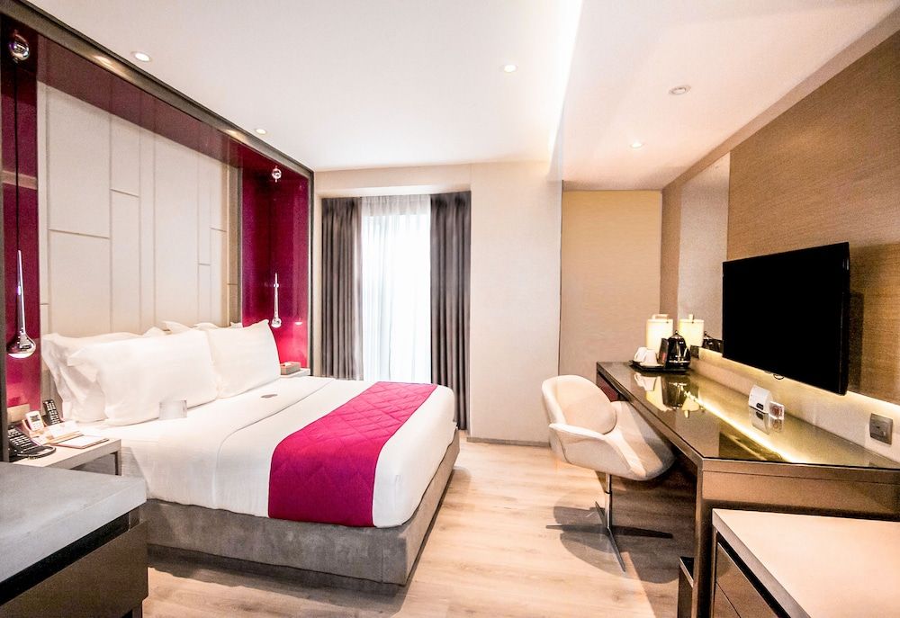 Hotel XYZ Fantastic Queen 3