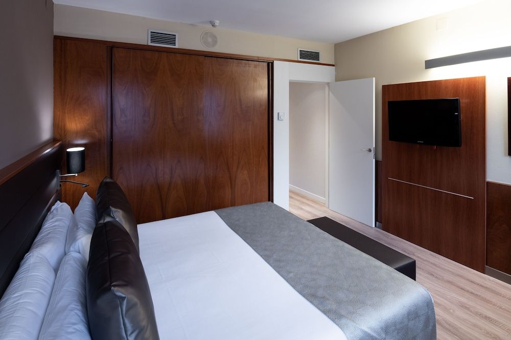 Catalonia Diagonal Centro Double or Twin Room 5