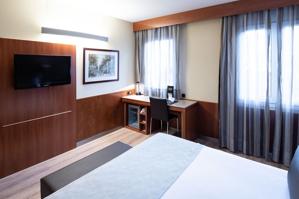 Catalonia Diagonal Centro Double or Twin Room 2