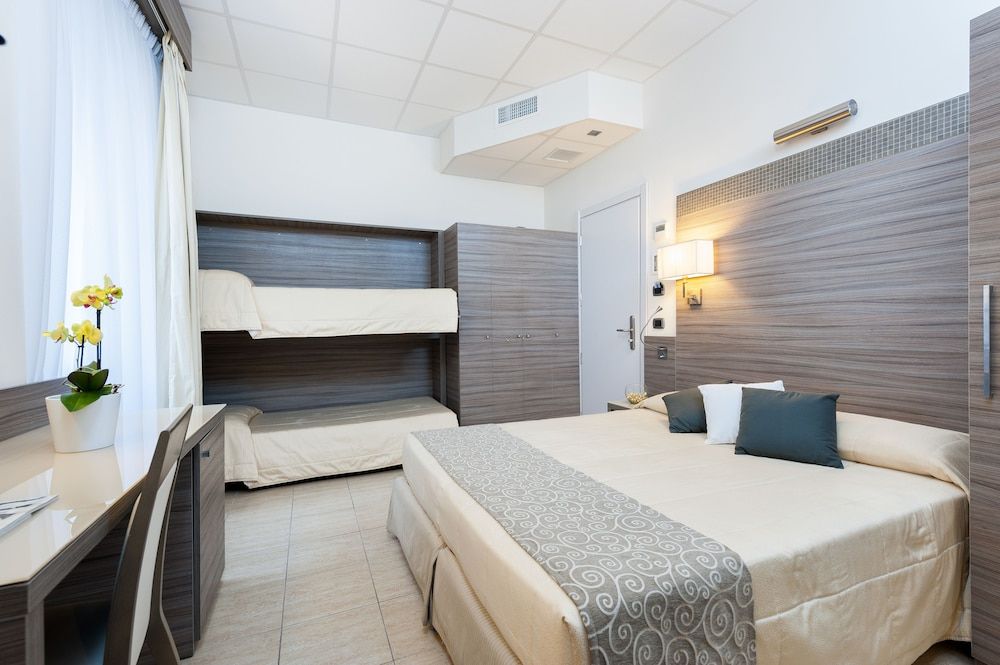 Morrisson Hotel Quadruple Room 2