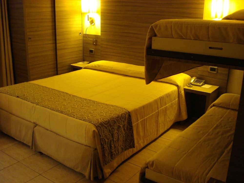 undefined Morrisson Hotel 7