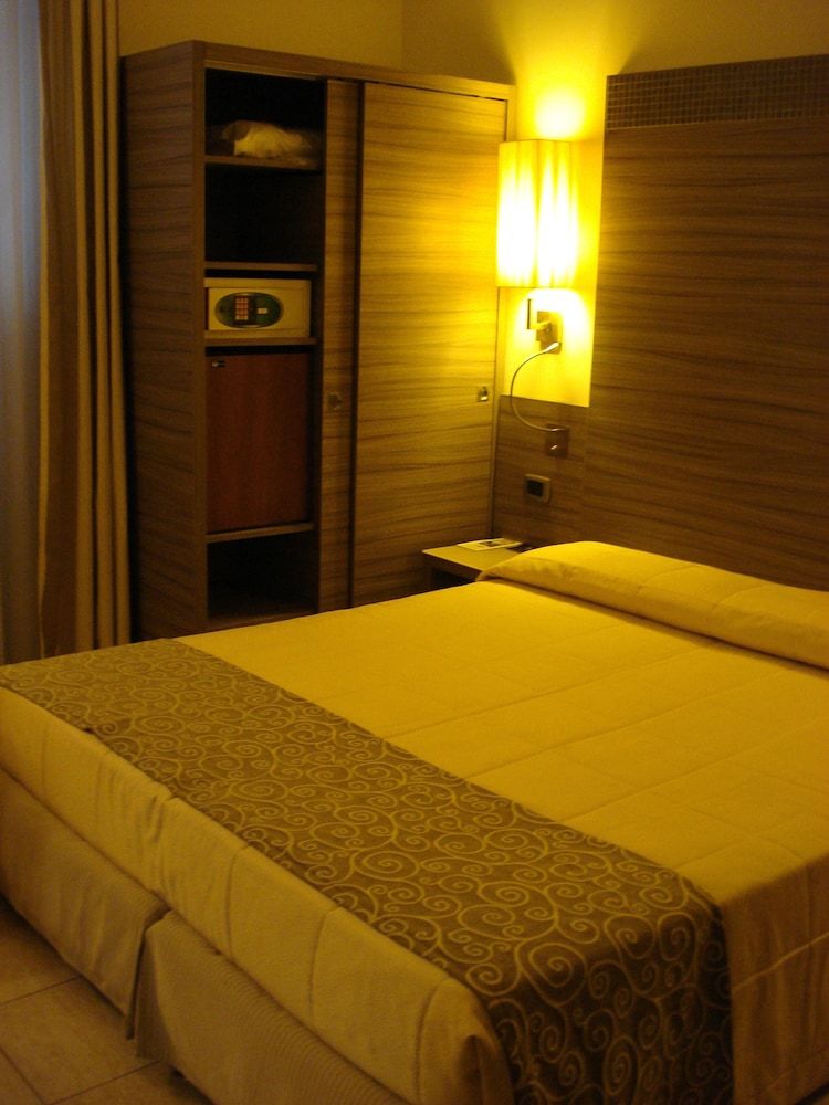 undefined Morrisson Hotel 9