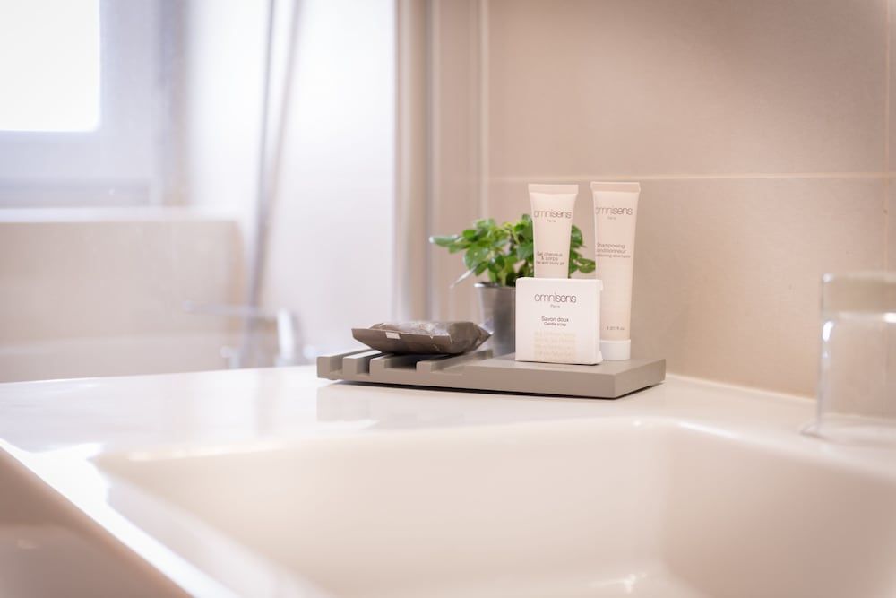 Hotel Monceau Wagram Standard Double Room 4