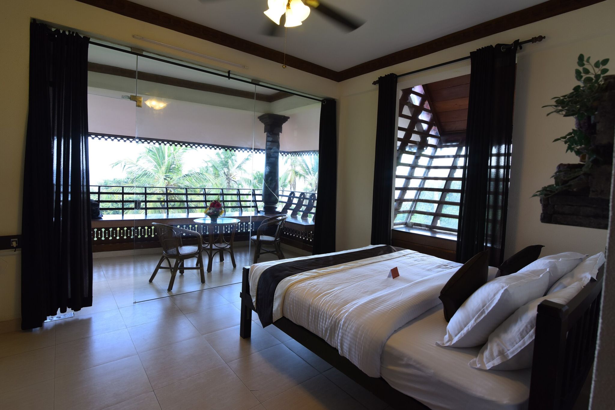 Turtle Lounge (Superior AC rooms with balcony)