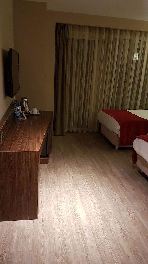 Ramada Encore by Wyndham Izmir Room, 2 Twin Beds, Non Smoking 12