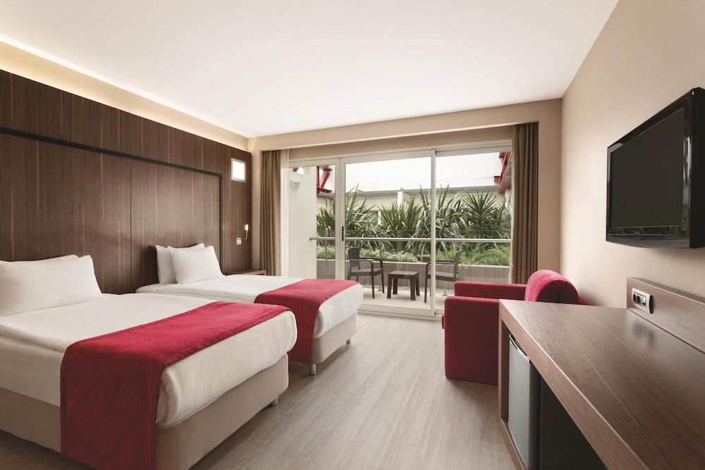 Ramada Encore by Wyndham Izmir Room, 2 Twin Beds, Smoking 6